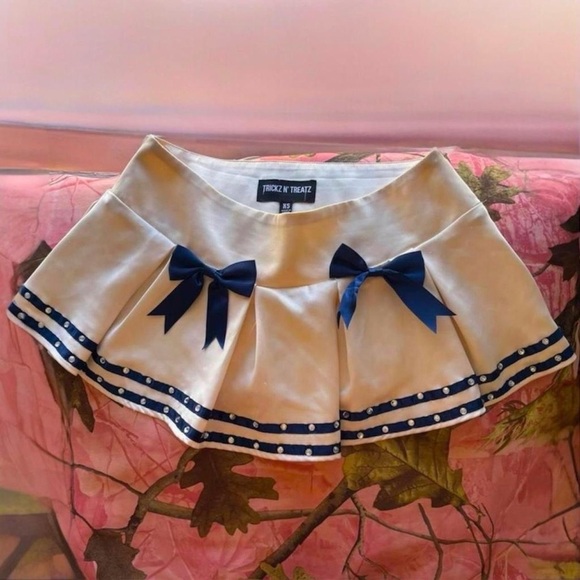 dolls kill trickz n’ treatz sexy sailor 2 piece halloween costume matching set - Picture 5 of 8